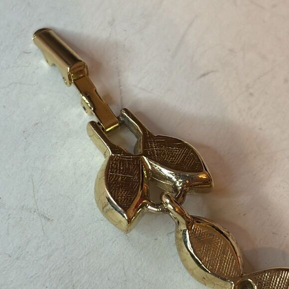 Vintage Gold Tone Clear Crystal Interlocking Leaf Tennis Bracelet 7” - Picture 6 of 7